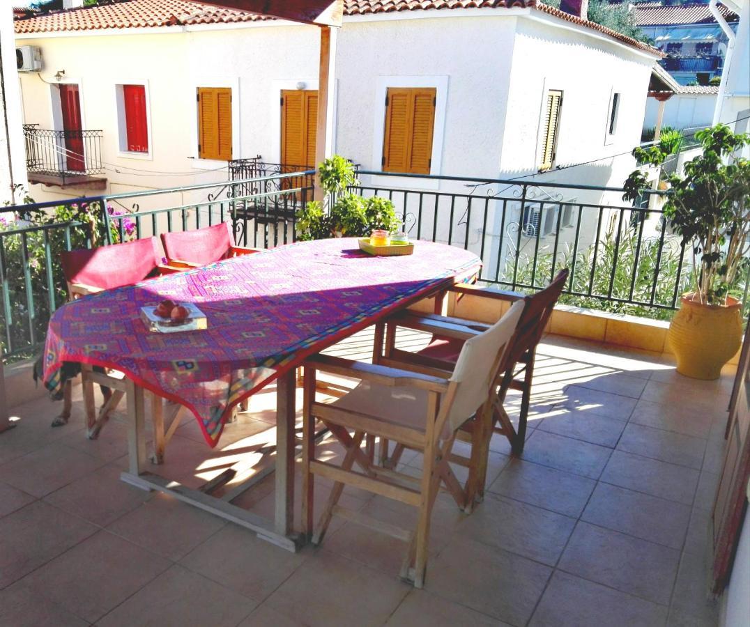 Cosy House In Galaxidi Apartamento Exterior foto
